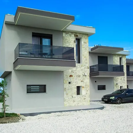 Adessa Villa *