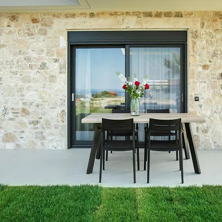 Adessa Villa *